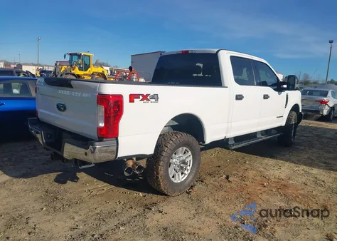 2017 Ford F-250 Xlt z USA, uszkodzony, nr VIN 1FT7W2BT2HEF42313